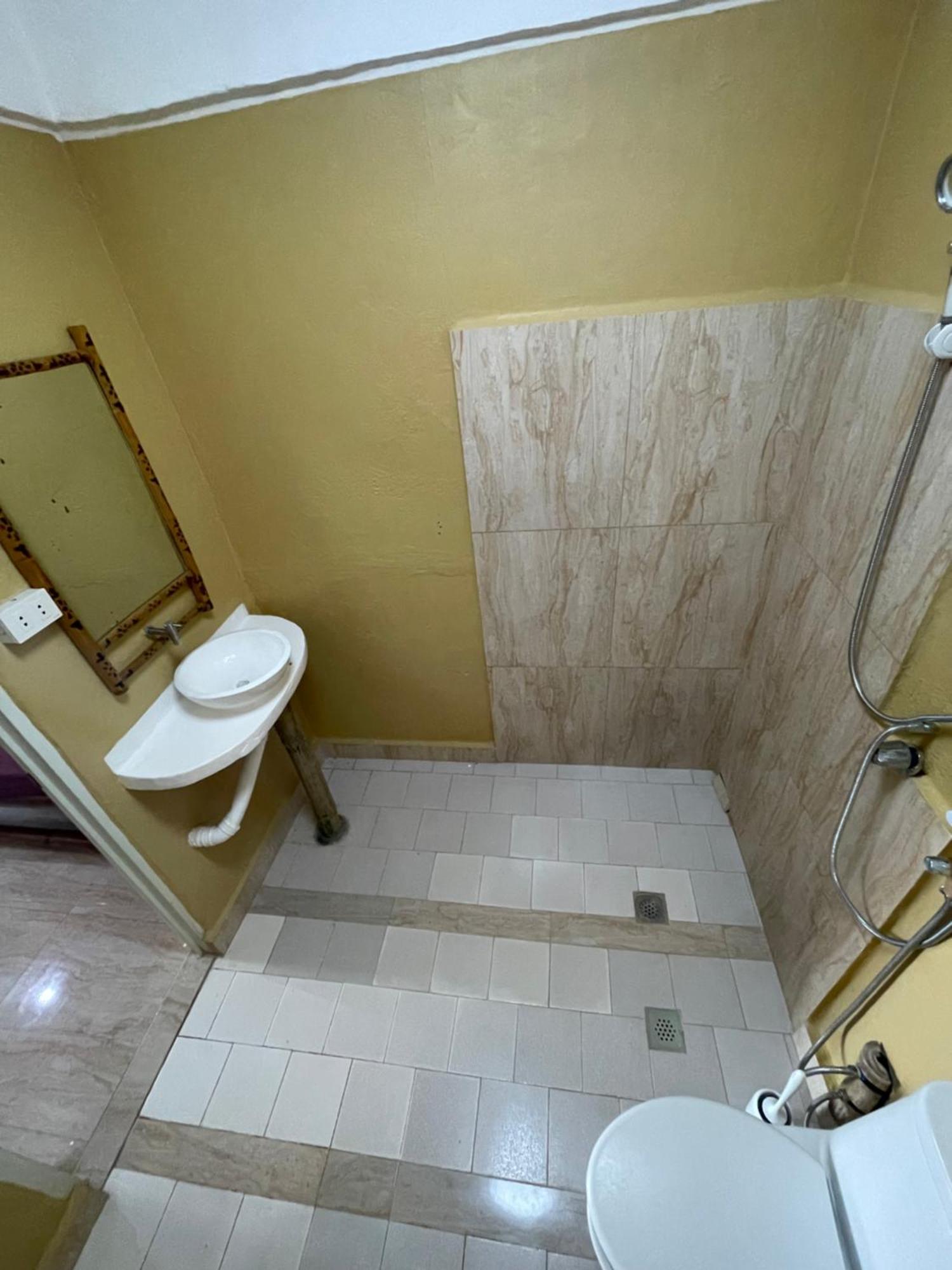 Voodoo House Bed & Breakfast Lalao Екстериор снимка